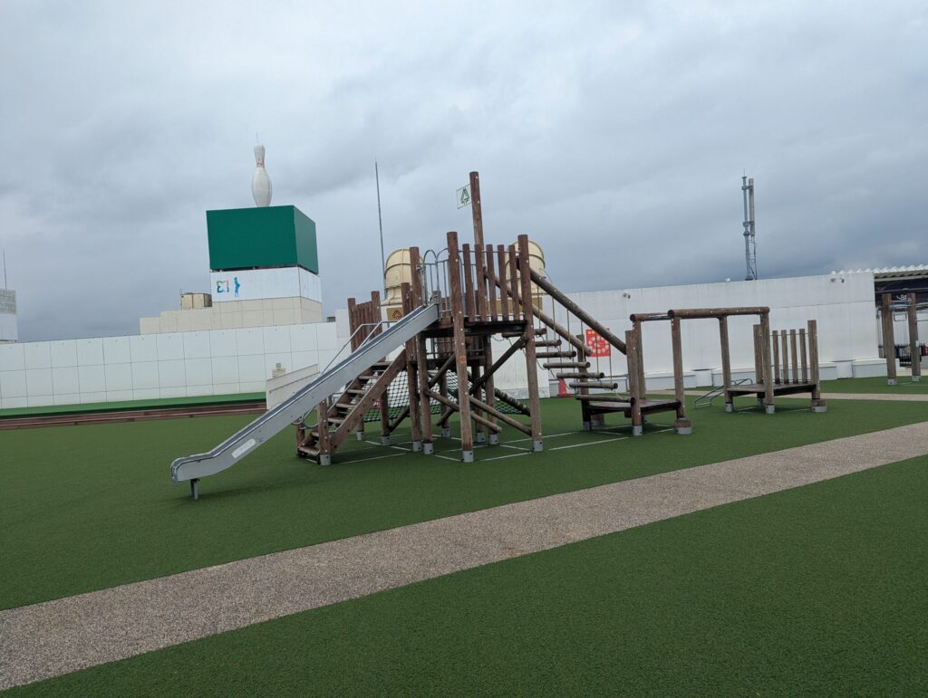 あおぞらパーク複合遊具・滑り台